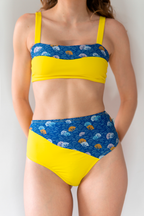 Top de bikini KANAGAWA con corte twist, tejido reciclado y almohadillas extraíbles