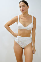 KAZE – Braguita de bikini de talle alto con frunce posterior